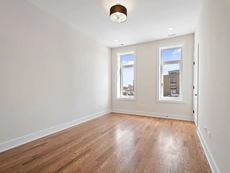1839 W Irving Park Rd — Photo 11