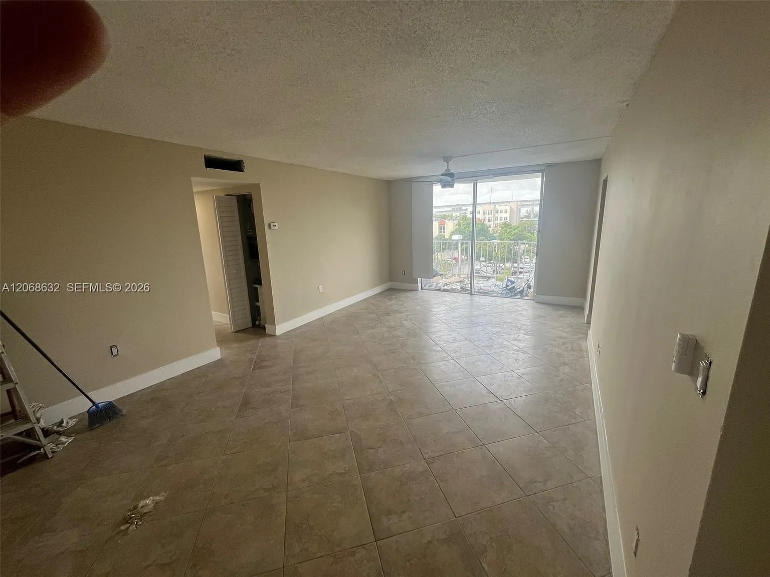 Montecarlo Condo — Photo 3