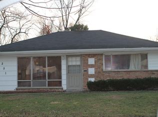 251 Blackhawk Dr, Park Forest, IL