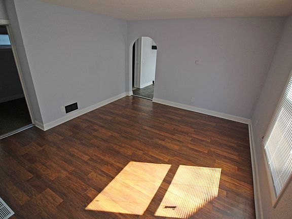 4th image of 78 Notre Dame Ave #1
