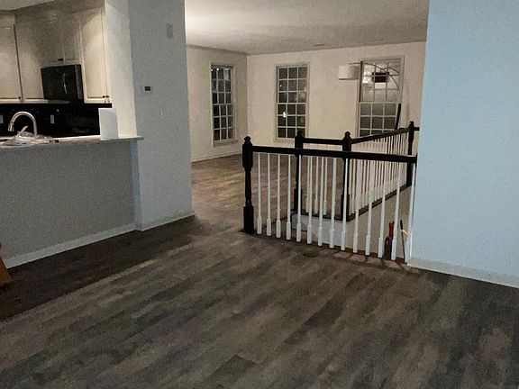 3rd image of 701 Massey Ln #B