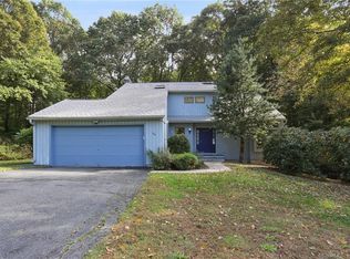 114 Shagbark Rd, Glastonbury, CT 06033