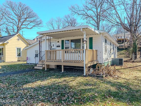 2nd image of 320 Oglewood Ave