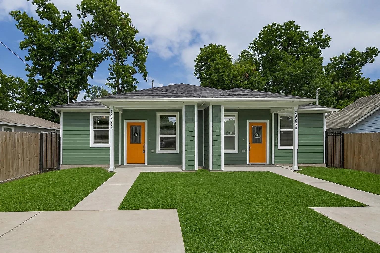 3 bed, 1260 sqft, $1,850 — Photo 1