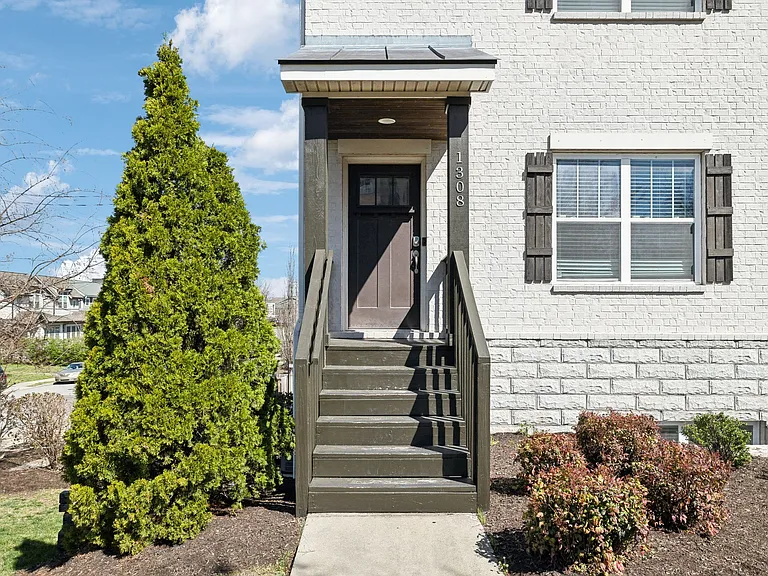 1308 Wedgewood Ave — Photo 4