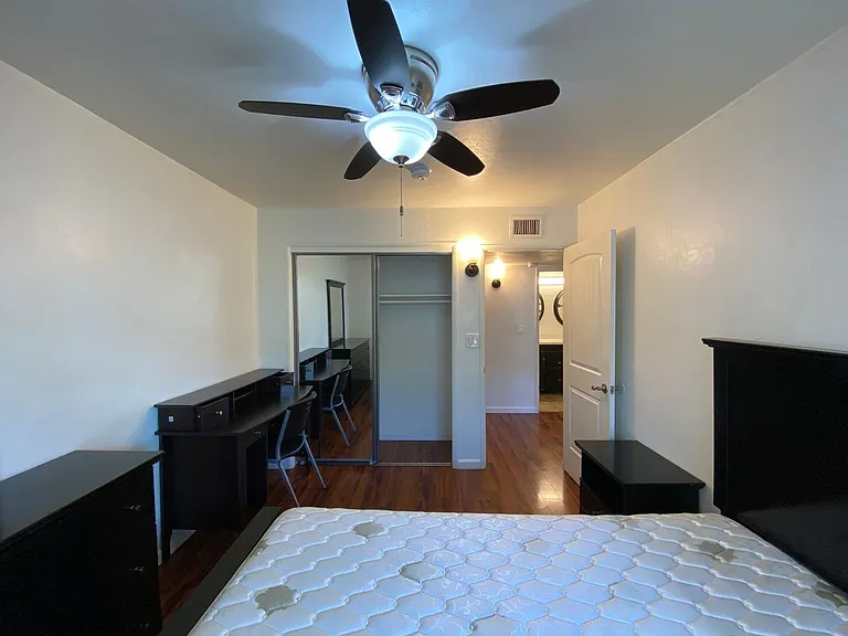 1 and 2 Bedrooms Great Location with Community Pool and Onsite Laundry! 1/2 of Mile from U of A — Photo 39