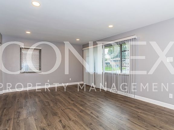 3rd image of 1039 Redbird Dr