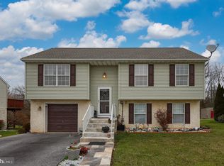 4182 Hillview Ct, Dover, PA 17315