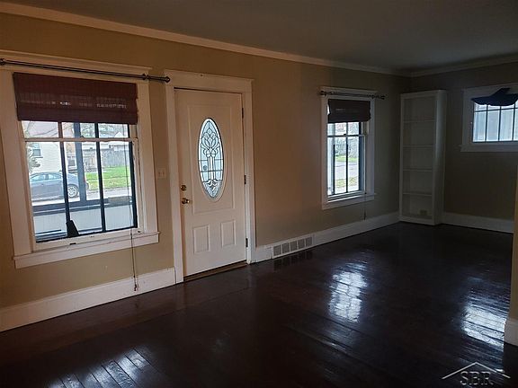 2nd image of 1821 Hancock St
