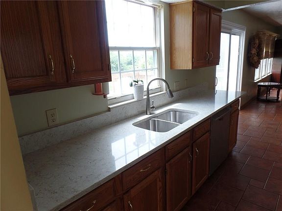 3rd image of 912 Timber Creek Dr