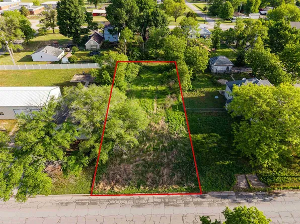 410 W Grant St, Walton, KS 67151