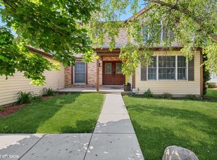 75 Picardy Ln, Wheeling, IL 60090