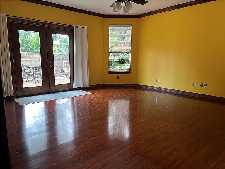 6983 Oakwood Park — Photo 13