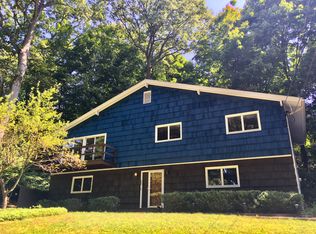 8 Primrose Ct, Norwalk, CT 06854