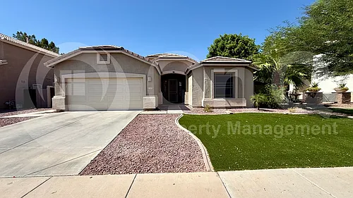1674 E Aloe Pl Photo 1
