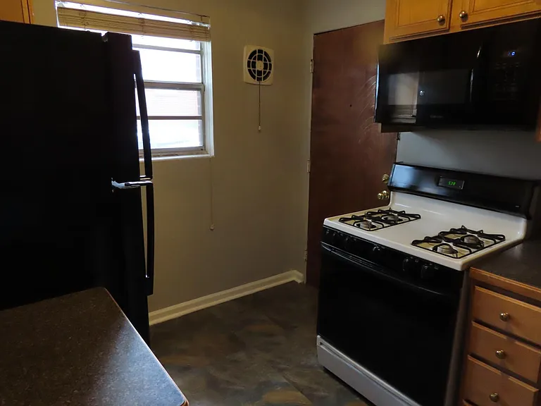 3660 Peachtree Rd NE — Photo 10