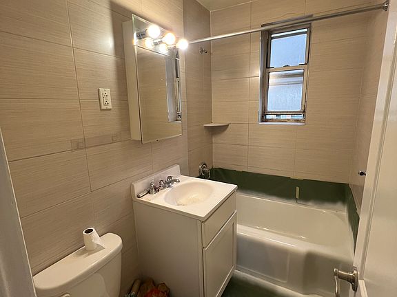 5th image of 14435 35th Ave #2D