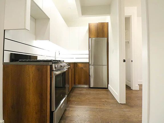 5th image of 799 Ocean Ave #2N
