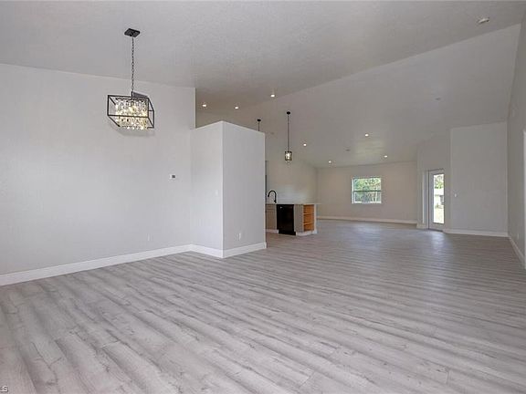 5th image of 1708 Jefferson Ave #6
