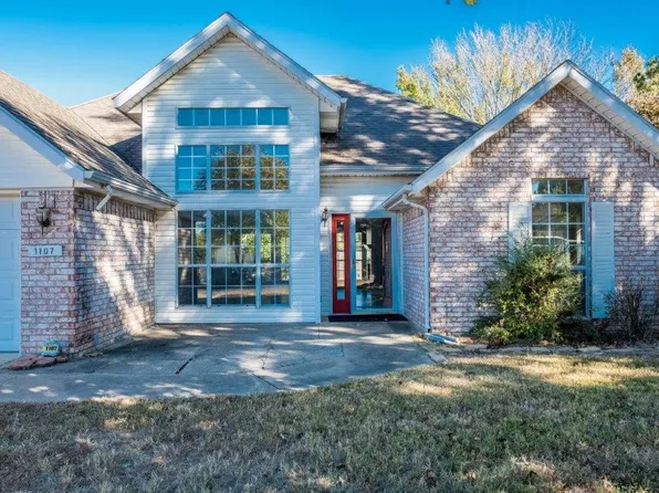 1107 E Green Acres Dr, Rogers, AR 72758