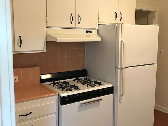 5th image of 1624 Garden St #1-B