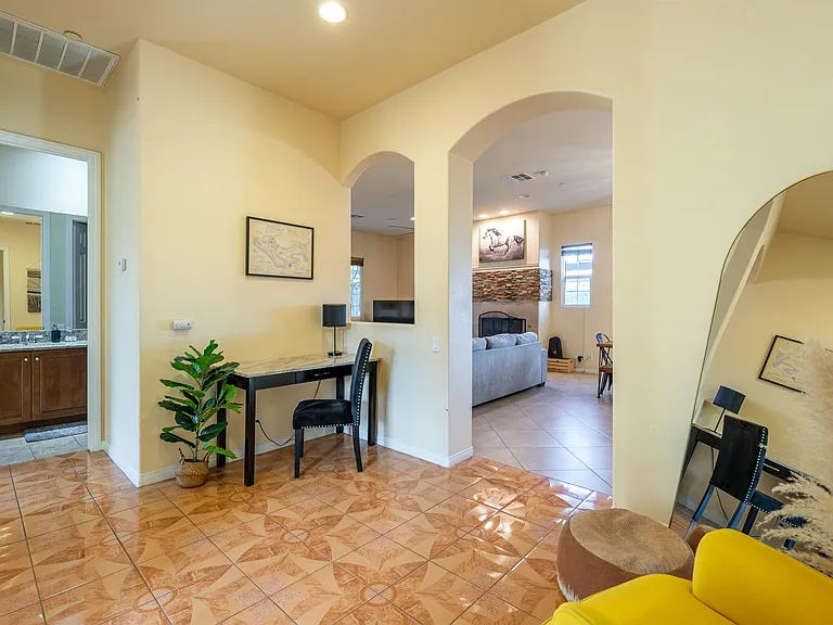 4980 Surrey Ct — Photo 87