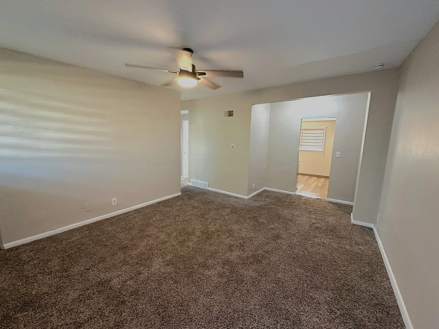 102 W Ida Ave — Photo 1