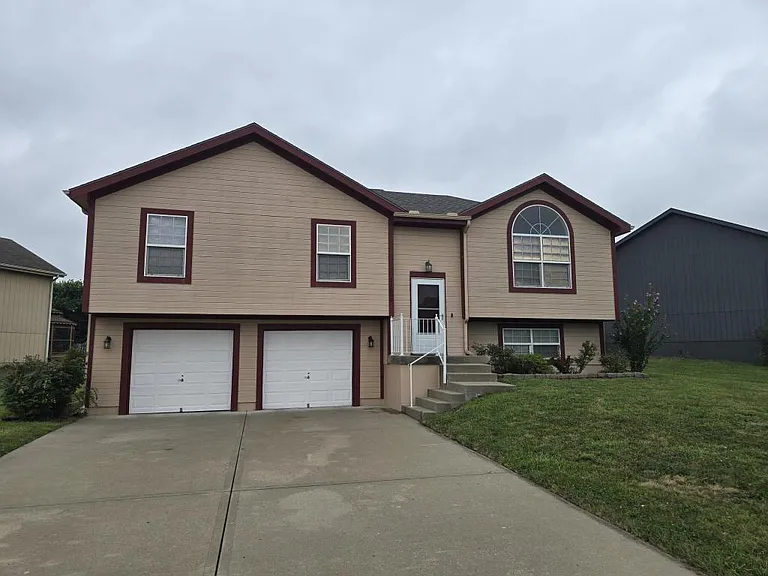 11500 N Wallace Ave — Photo 1