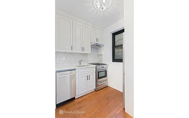 Rented by Douglas Elliman | media 15