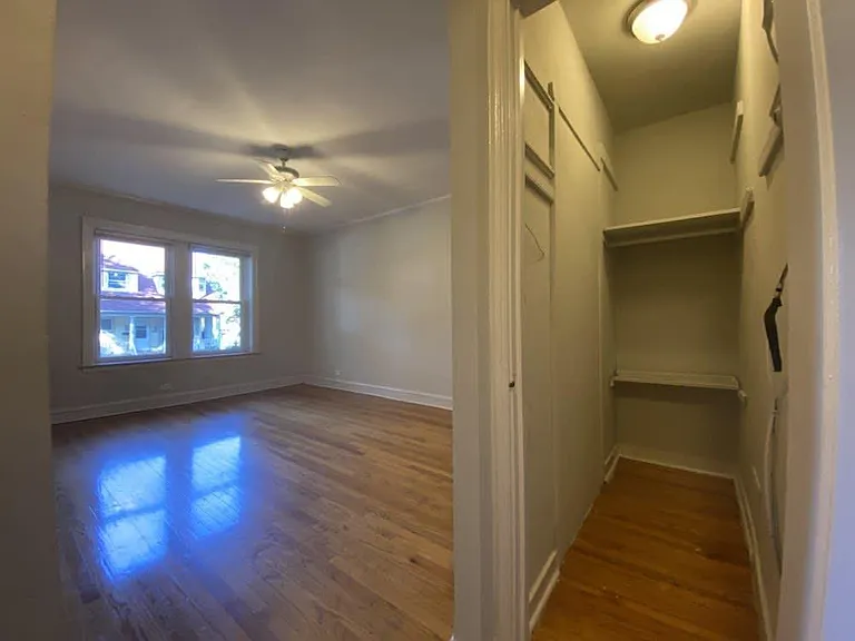 1261 W Argyle — Photo 16