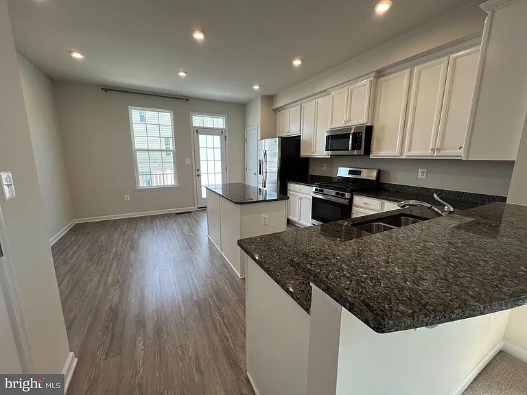 526 River Rd — Photo 17
