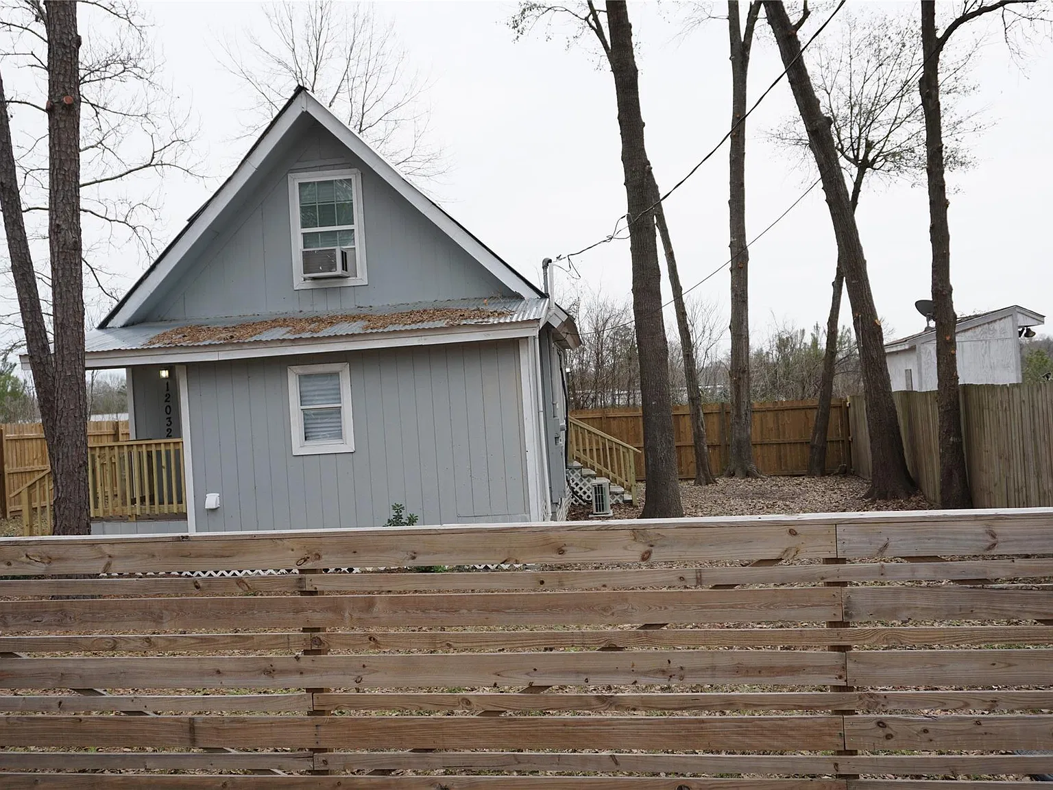 2 bed, 1.0 bath, $1,195 — Photo 2