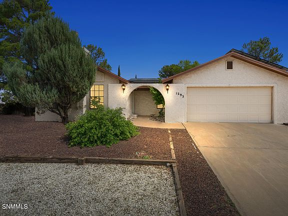 4th image of 1293 Oakridge Dr