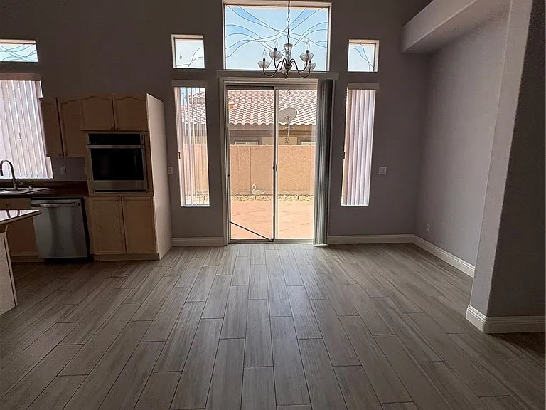 8727 Stockholm Ave — Photo 15