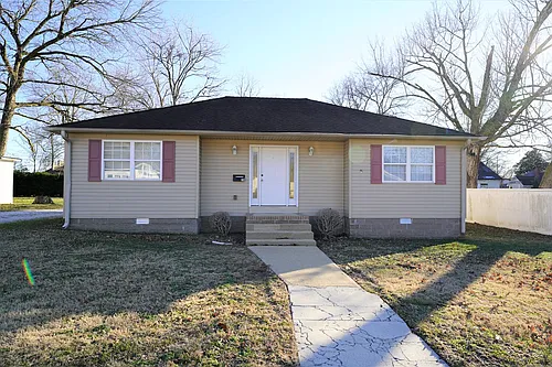 210 Lee St Photo 1