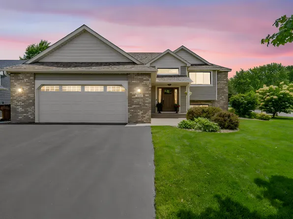 2401 Hydram Ave N, Oakdale, MN 55128
