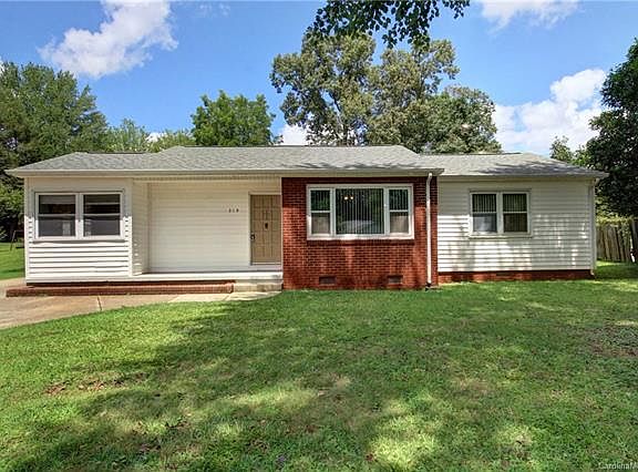 2nd image of 319 Fieldstone Cir