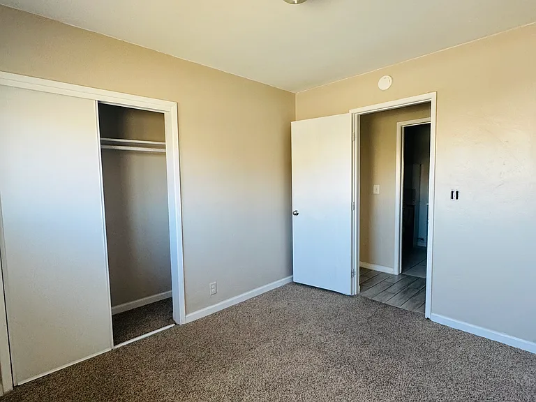 1047 Sycamore Ave #A — Photo 12