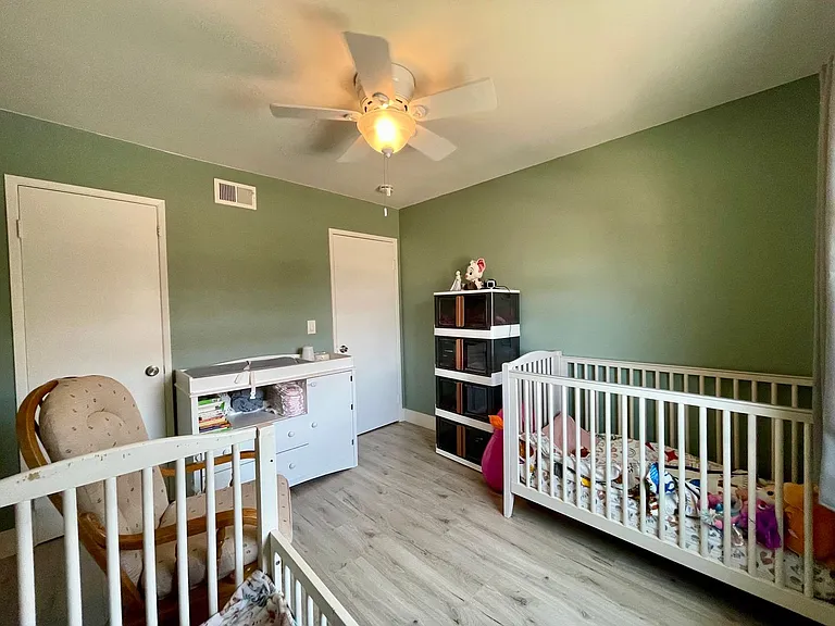 1280 Denver Ln #E — Photo 4