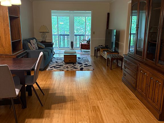 5th image of 19 Lake Dr APT E6