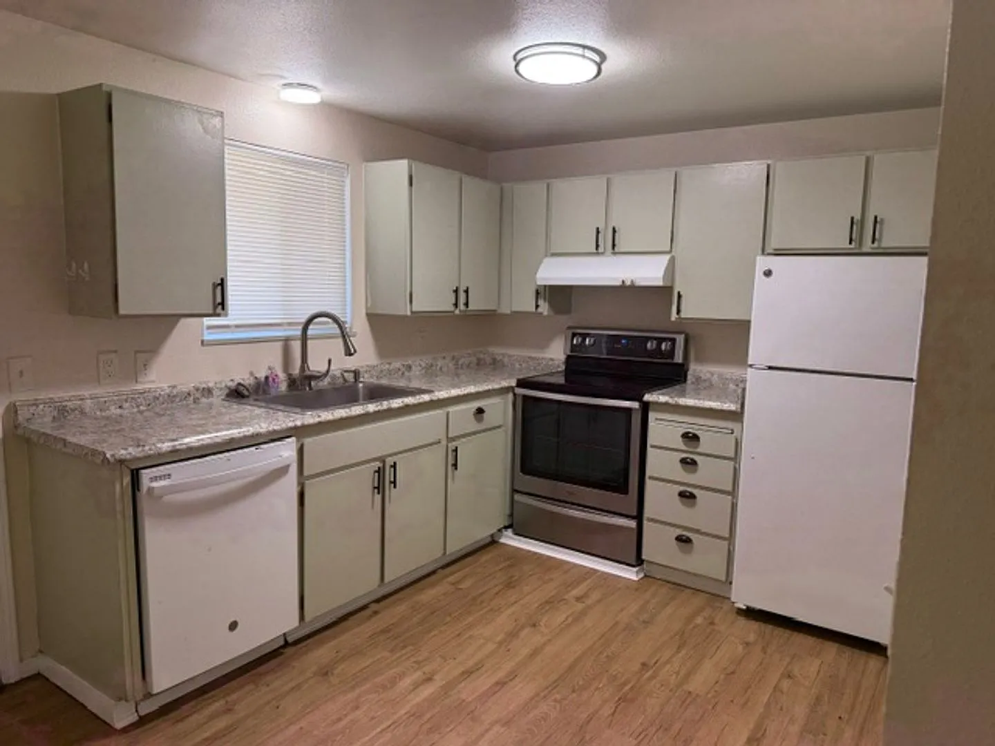1126 Neil Street NE — Photo 3