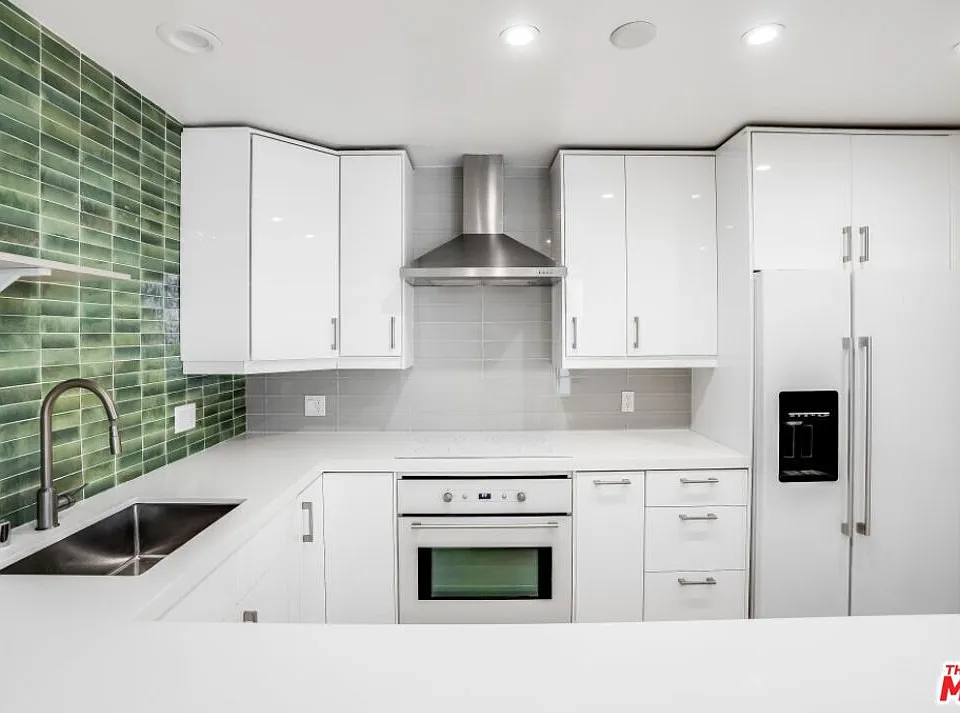 10433 Wilshire Blvd #405