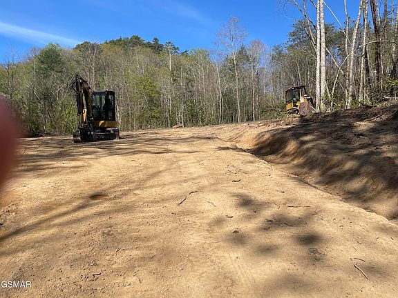 4th image of 1120 Yellow Springs Rd