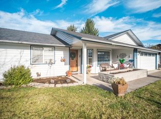 2088 Lenora Ln, Central Pt, OR 97502