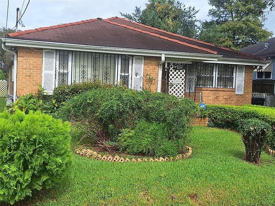 1st image of 3021 Serantine St