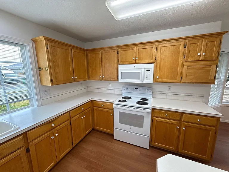 191 McLaughlin Dr — Photo 15
