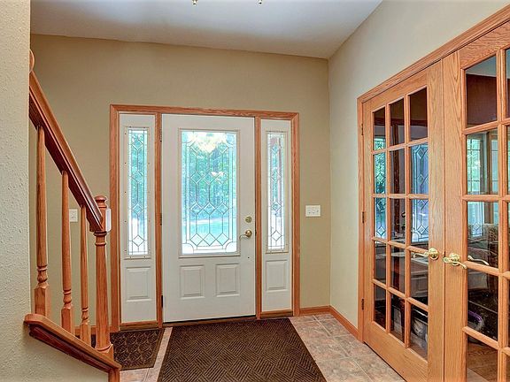 4th image of 225243 Maplewood Dr