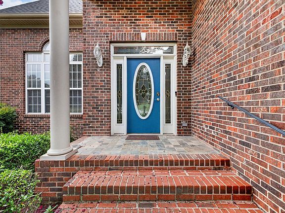 5th image of 105 Meadow Green Dr