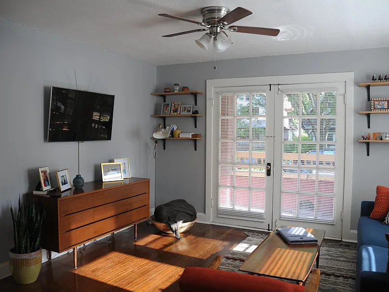 3336 Gillham Rd #1E — Photo 2