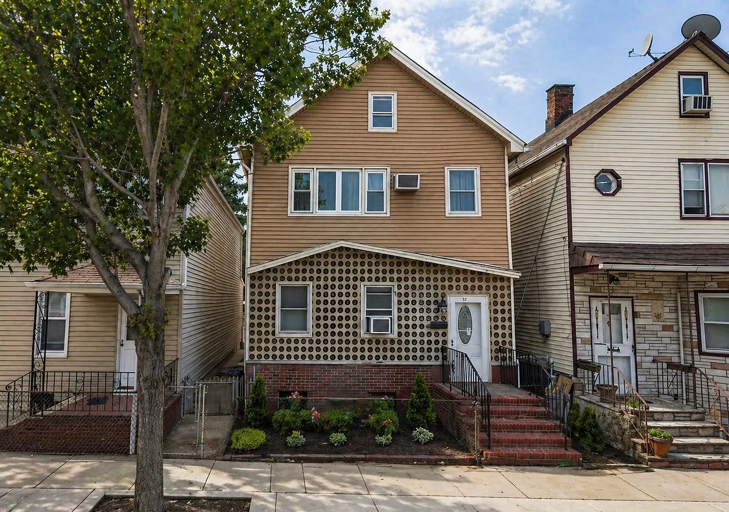 4 bed, 1.5 bath, $3,600 — Photo 1